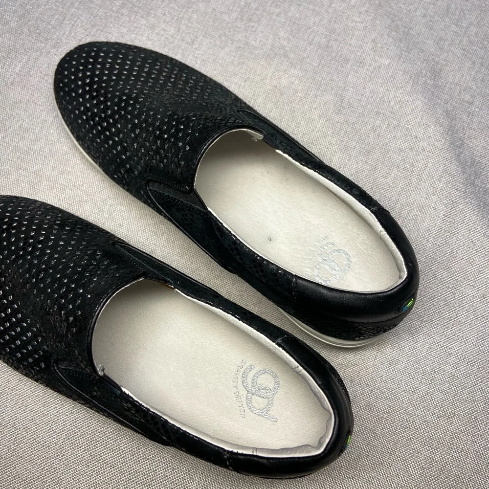 - Women's Clara Casual Flats. Leather Size USA 10W
